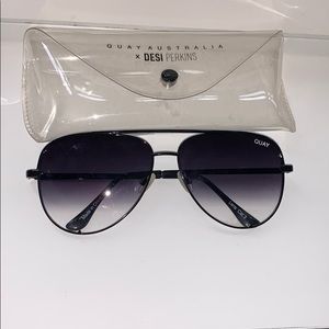 Quay High Key Blk/Fade Sunglasses 🕶